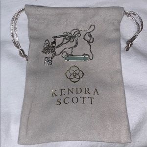 Kendra Scott Leanor - silver/Chalcedony bar